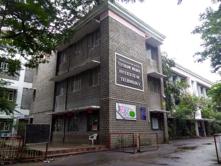 ‘कम्प्युटर अँड इंटरनेट ऑफ थिंग्स इंजिनीअरिंगला कुसरो वाडिया मध्ये विद्यार्थ्यांचा उत्स्फूर्त प्रतिसाद