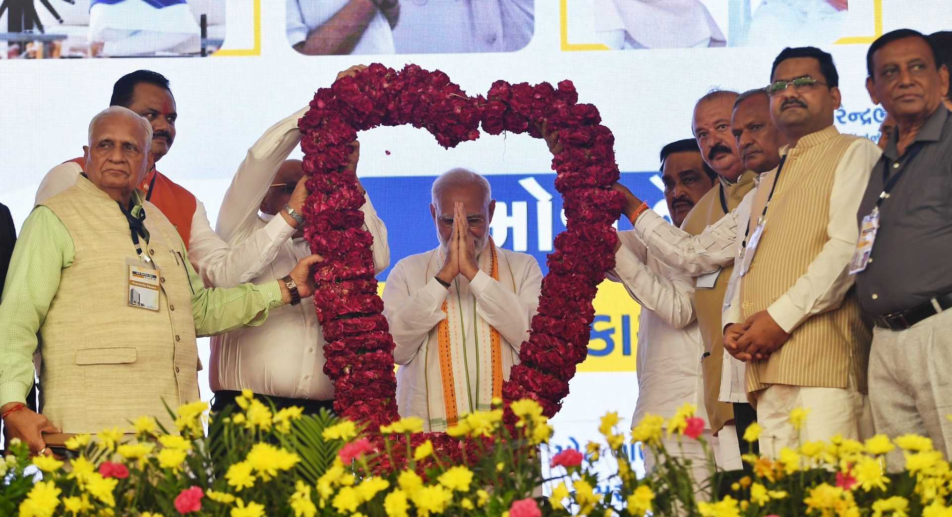पंतप्रधानांनी अहमदाबाद येथे मोदी शैक्षणिक संकुलाच्या पहिल्या टप्प्याचे केले उद्घाटन