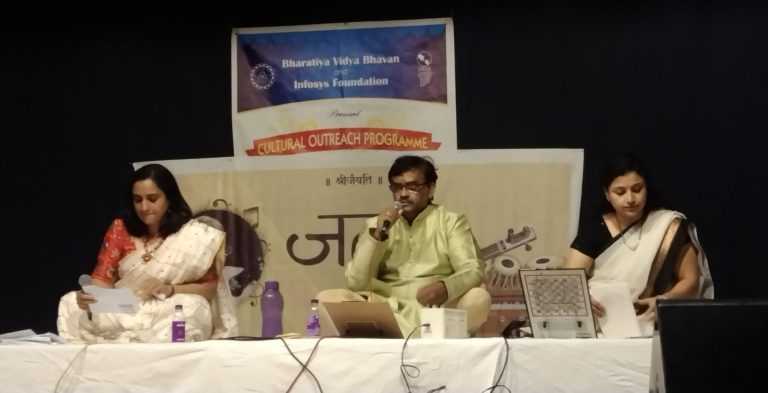 रसिकांनी लुटला  कोजागिरी  मैफिलीचा आनंद !