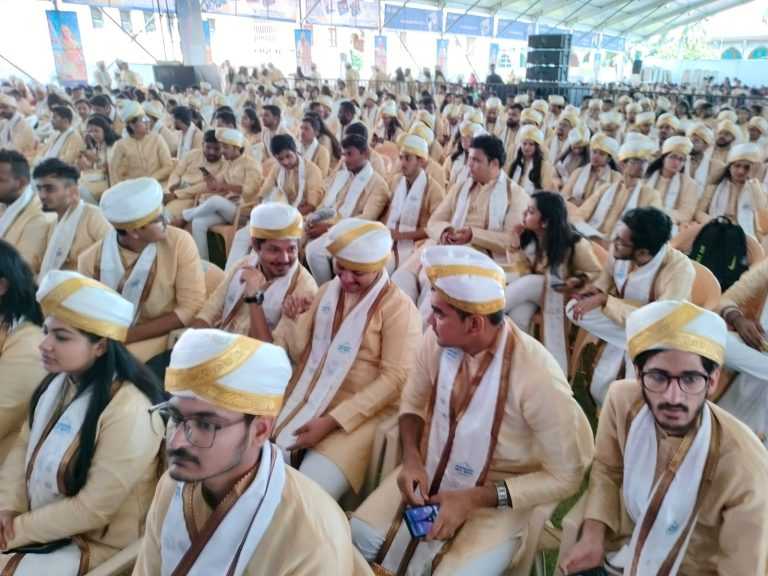 देशात उत्तम प्रशासन निर्माण करण्यासाठी युवकांनी सत्य, शांती आणि अहिंसेचा मार्ग अनुसरायला हवा :डॉ.राजकुमार रंजन सिंग