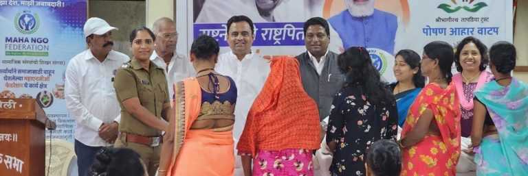 बुधवार पेठेतील एच आय व्ही बाधित महिलांना पोषण आहार 