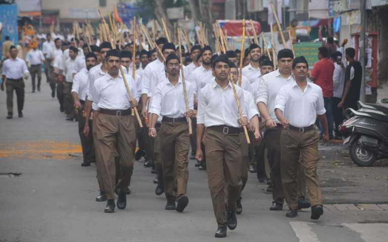 रेणुका स्वरुप प्रशालेतून विजयादशमी पथसंचलनाला प्रारंभ