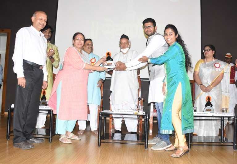 वारकरी सेवेचे कार्य अखंडपणे सुरू ठेवा-राज्यपाल