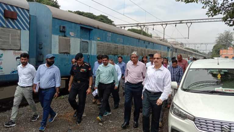 खडकी टर्मिनल बाबत रेल्वे अधिकाऱ्यांचा पाहणी दौरा  