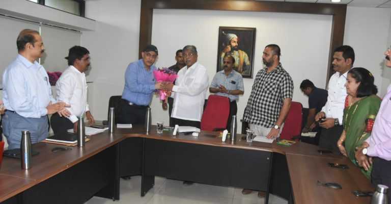 पीएमआरडीएने समाविष्ट गावातील पायाभूत सुविधा विकासावर भर द्यावा- पालकमंत्री चंद्रकांत दादा पाटील