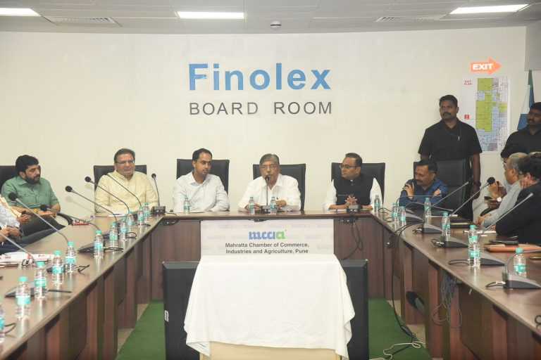 स्वच्छतेबाबत नवे उपक्रम राबविण्यासाठी उद्योजकांनी पुढे यावे-पालकमंत्री चंद्रकांत दादा पाटील