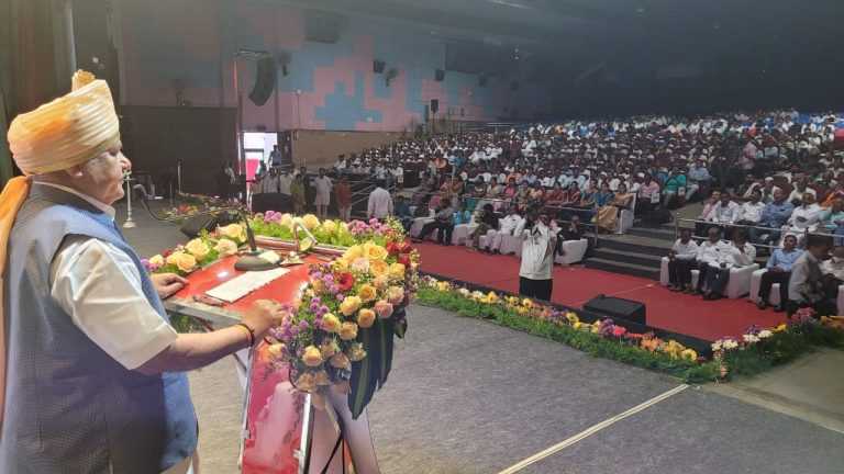 पंतप्रधान नरेंद्र मोदी देशातील विषमता समाप्त करण्यासाठी कार्ययोजना आखून काम करत आहेत – केंद्रीय कृषी मंत्री नरेंद्र सिंह तोमर