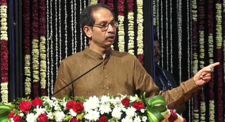 प्रत्येक गोष्टीसाठी कोर्टात जावे लागते; मैदानात या, होऊन जाऊ द्या- ठाकरेंचे शिंदे गटाला आव्हान