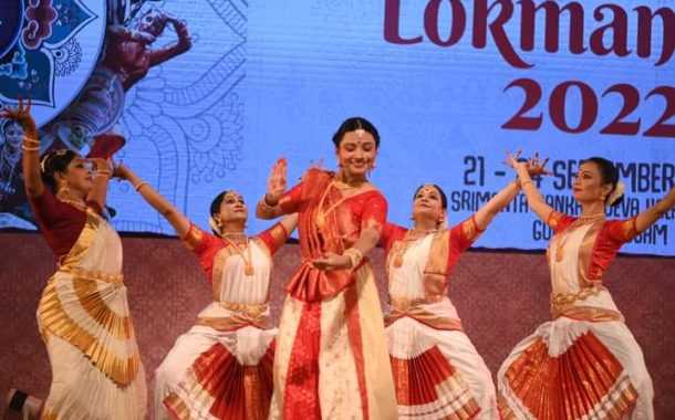 संस्कार भारतीच्या कलाकारांचे गुवाहाटी मध्ये 'लोक मे शक्ती आराधन' नृत्य नाटिकेचे सादरीकरण