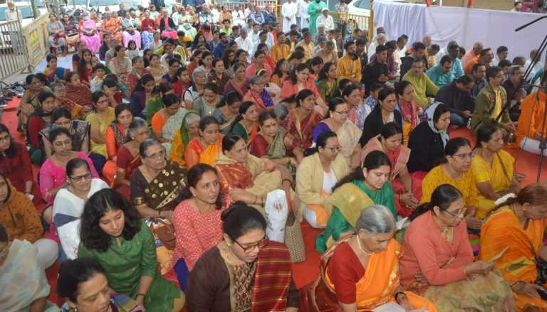 घोरात्कष्टात स्तोत्रपठणातून शेकडो भक्तांचा दत्तचरणी मंत्रघोष