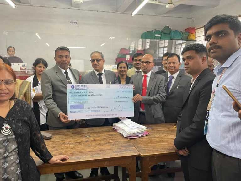 राष्ट्रीय लोक अदालतीत प्रलंबित दावे निकाली काढून पुणे राज्यात प्रथम