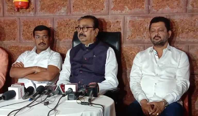 माझे घर फुटलेले नाही,मुलगा व मी एकत्रच   पण त्याला मी माझ्या समवेत शिंदेंच्या पक्षात ये म्हणणार नाही-  गजानन किर्तीकर