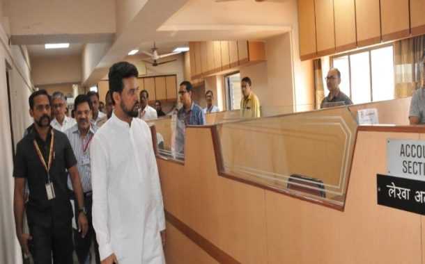 केंद्रीय मंत्री अनुराग सिंह ठाकूर यांनी मुंबईत माहिती आणि प्रसारण मंत्रालयाच्या माध्यम कार्यालयांच्या कामकाजाचा आणि स्वच्छता मोहीम 2.0 अंतर्गत सुरु असलेल्या उपक्रमांचा घेतला आढावा