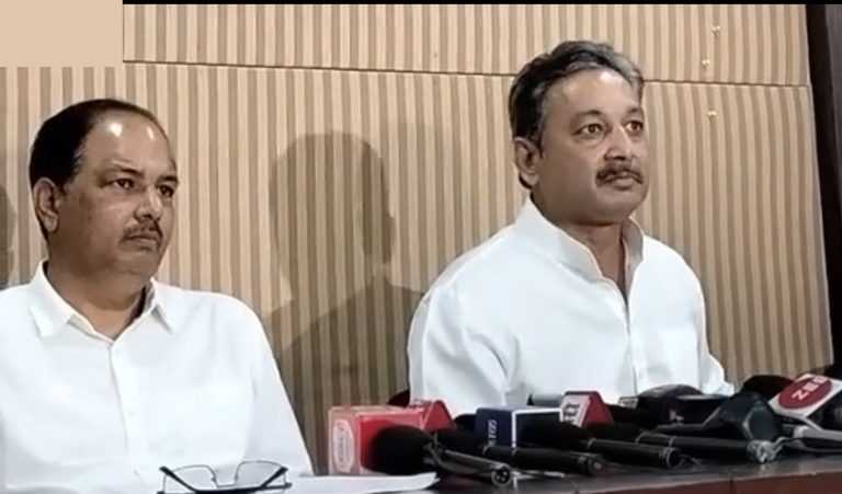 याद राखा, गाठ माझ्याशी आहे, संभाजीराजेंचा मराठी दिग्दर्शक-निर्मात्यांना जाहीर इशारा