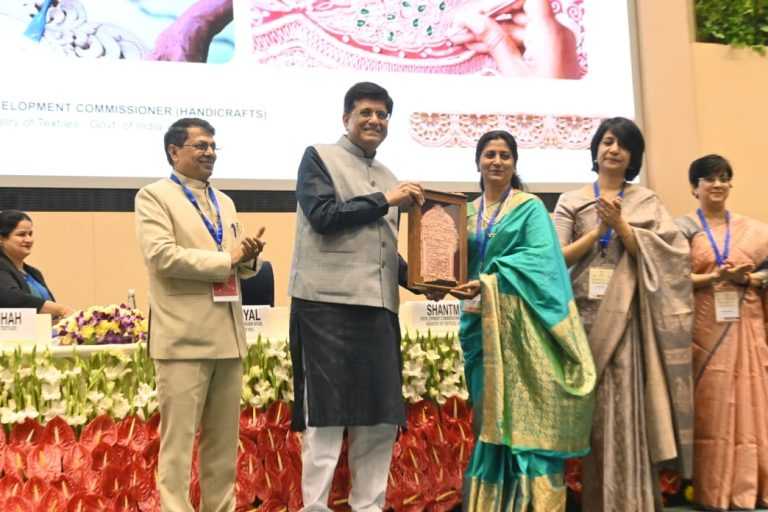 महाराष्ट्रातील तीन हस्त शिल्पकारांना राष्ट्रीय ‘शिल्प’ पुरस्कार प्रदान