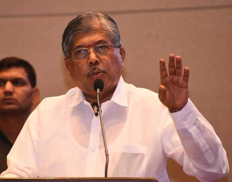 चंद्रकांतदादा पाटील यांची वाचनप्रेमी कोथरुडकरांसाठी आनंदाची बातमी