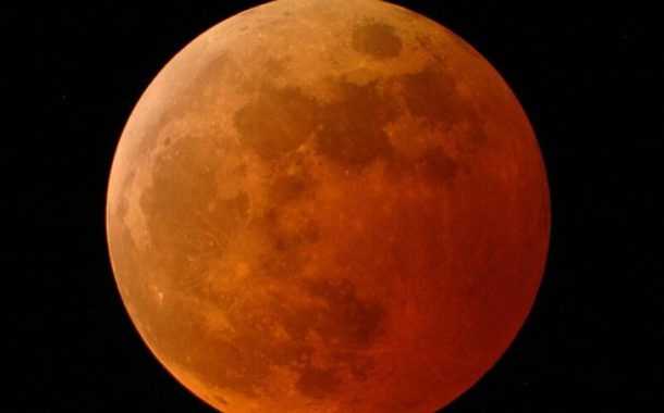 येत्या मंगळवारी, 08 नोव्हेंबर 2022 रोजी (कार्तिक 17, शके 1944) खग्रास चंद्रग्रहण