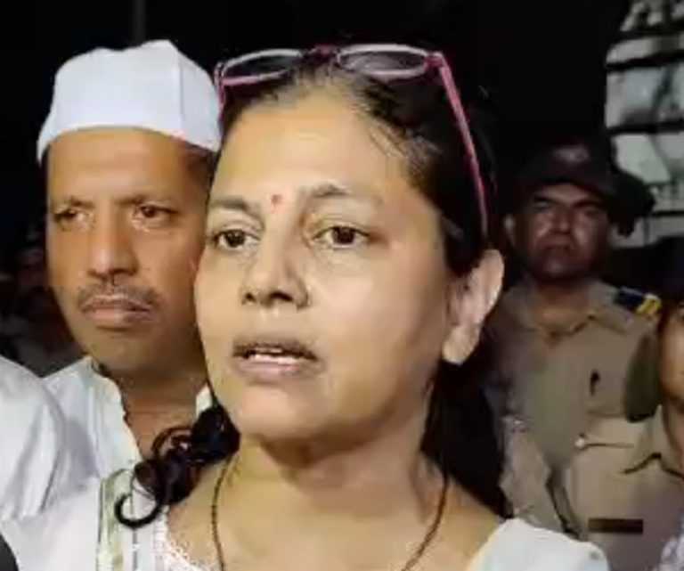 मर्द असाल तर कामातून उत्तर द्या, नामर्दासारखं बाईला पुढे करु नका : ऋता आव्हाड