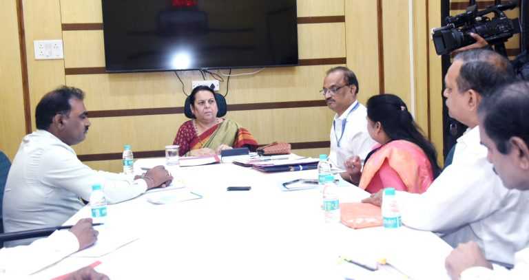 जमीन मालकांना भूसंपादनाचा मोबदला देण्याची कार्यवाही तात्काळ करावी – उपसभापती डॉ. नीलम गोऱ्हे