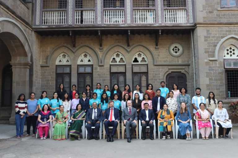 जर्मनीच्या राजदूतांची फर्ग्युसनला भेट