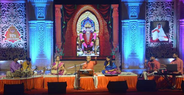 दत्तजयंती सोहळ्यांतर्गत महिलांनी केले रुद्रपठण