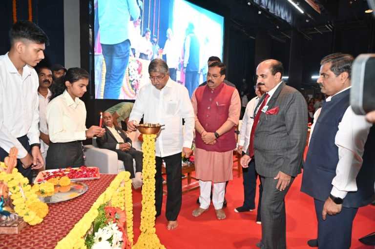 राष्ट्रीय शैक्षणिक धोरणात सीओईपी तंत्रज्ञान विद्यापीठाने योगदान द्यावे-पालकमंत्री चंद्रकांत पाटील