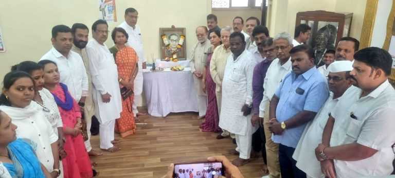 भारतरत्न डॉ. बाबासाहेब आंबेडकर यांच्या ६६ व्‍या महापरिनिर्वाण दिनानिमित्त काँग्रेस भवन येथे अभिवादन सभा संपन्न.