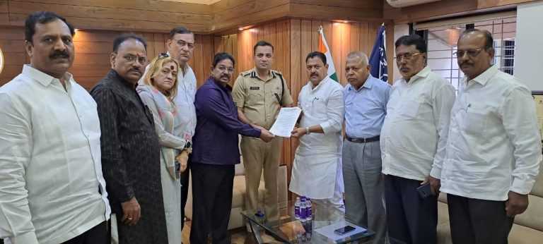 काँग्रेस कार्यकर्ते संदिप कुदळे यांच्या अटकेच्या निषेधार्थ शहर काँग्रेसच्या शिष्टमंडळाचे पोलीस आयुक्त यांना निवेदन