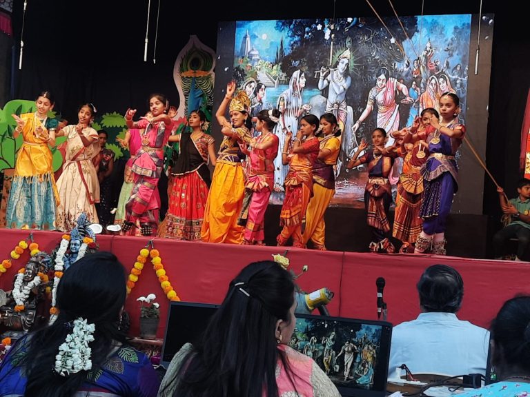 गोळवलकर गुरुजी विद्यालयात वार्षिक स्नेहसंमेलन संपन्न