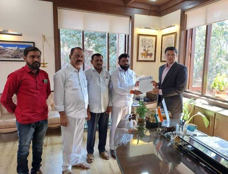 देशभरातील रिक्षा टॅक्सी व टुरिस्ट परवानाधारक, टू व्हीलर टॅक्सी मुळे अडचणीत -: बाबा कांबळे