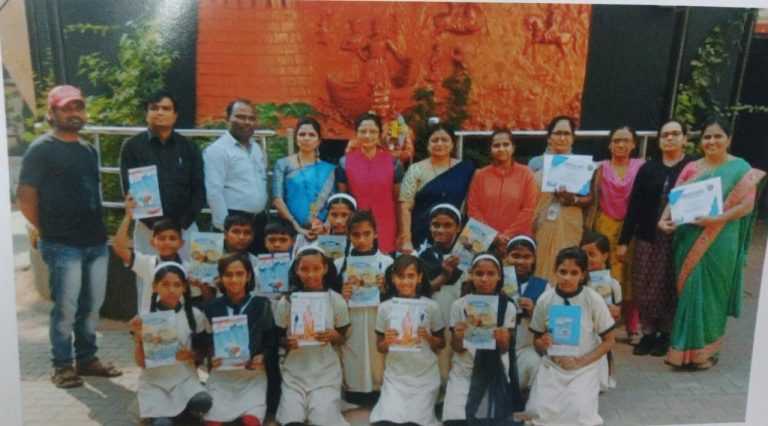 धर्मवीर संभाजी महाराज प्राथमिक शाळेने रीड टू मी या उपक्रमात जिल्ह्यात द्वितीय क्रमांक पटकावला