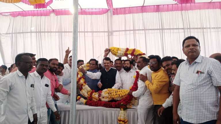 समृद्धी महामार्गाची पाहणी करताना शिंदे -फडणवीसांचे  औरंगाबाद व जालन्यात स्वागत