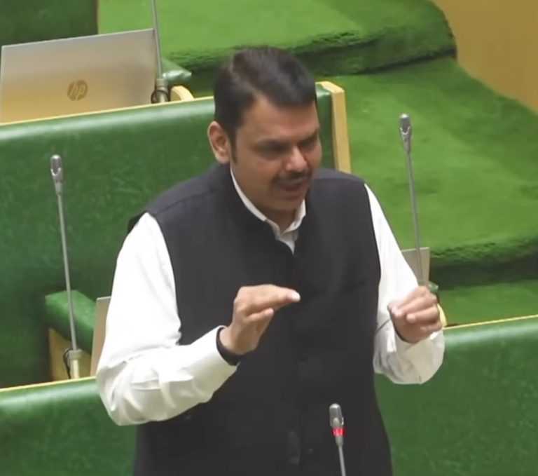 मुख्यमंत्री सौर कृषी वाहिनी योजनेमुळे शेतकऱ्यांना दिवसा वीजपुरवठ्यासोबत मोफत वीज योजनेची भरपाई