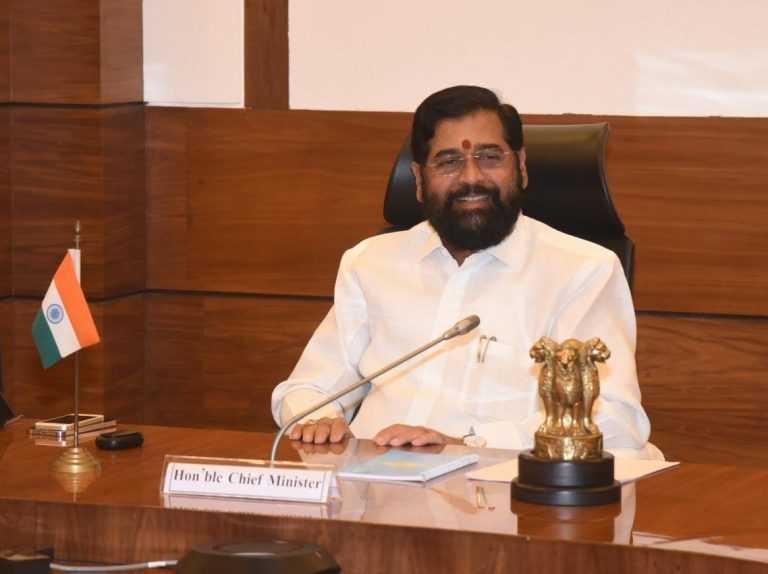 ‘महाराष्ट्र भूषण’ पुरस्कार आता २५ लाख रुपयांचा; मुख्यमंत्री एकनाथ शिंदे यांच्या अध्यक्षतेखालील बैठकीत निर्णय