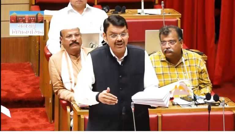 एकनाथ शिंदेंवरील भूखंड घोटाळ्याचा आरोप चुकीचा -उपमुख्यमंत्री  देवेंद्र फडणवीस