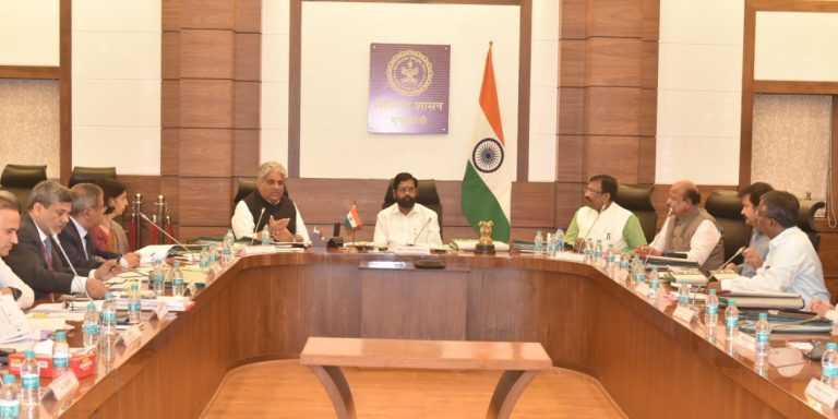 महाराष्ट्रात राज्य कामगार विमा महामंडळाद्वारे उभारण्यात येणाऱ्या रुग्णालयांसाठी तातडीने जमीन उपलब्ध करून द्यावी – मुख्यमंत्री एकनाथ शिंदे