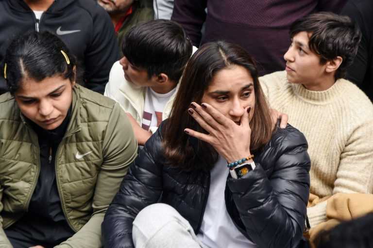 महिला पैलवानांचे शाेषण केल्याचा आराेप, देशातील प्रमुख कुस्तीपटूंचे सराव सोडून दिल्लीत आंदोलन