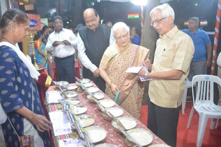 व्यावसायिक-ग्राहक यांच्यातील नाते व संवाद चांगला व्हावा- ज्येष्ठ गायिका अनुराधा मराठे 