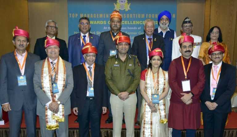 आदर्श व्यक्तींचे कार्य समाजाला, नव्या पिढीला प्रेरक 