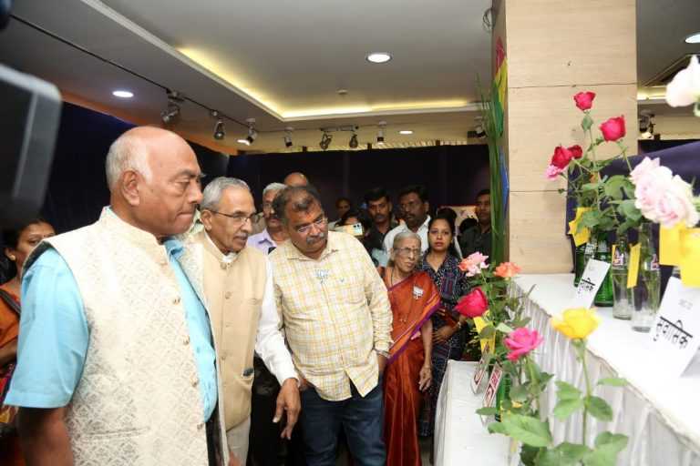 डोंबिवलीत भव्य राज्यस्तरीय गुलाब प्रदर्शन सुरु