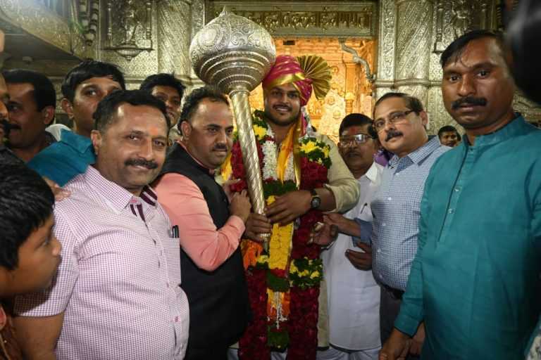 संजय काकडेंच्या हस्ते हिंदकेसरी अभिजीत कटकेचा सत्कार