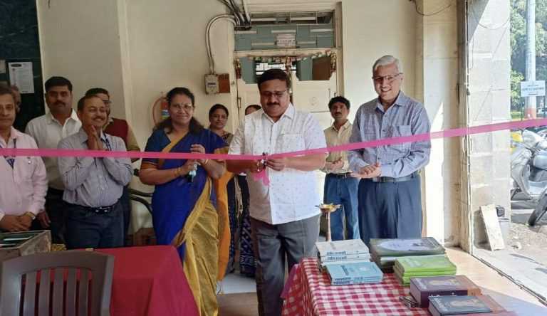 भाषा संचालनालय विभागीय कार्यालयाच्यावतीने ग्रंथ प्रदर्शनाचे आयोजन