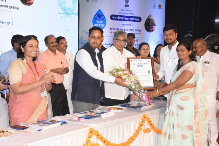 गावातील नागरी सुविधांची उणिव दोन वर्षात भरून काढणार –पालकमंत्री