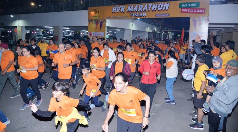 आरोग्यासाठी ७०० हून अधिक युवकांबरोबर वृध्द ही धावले