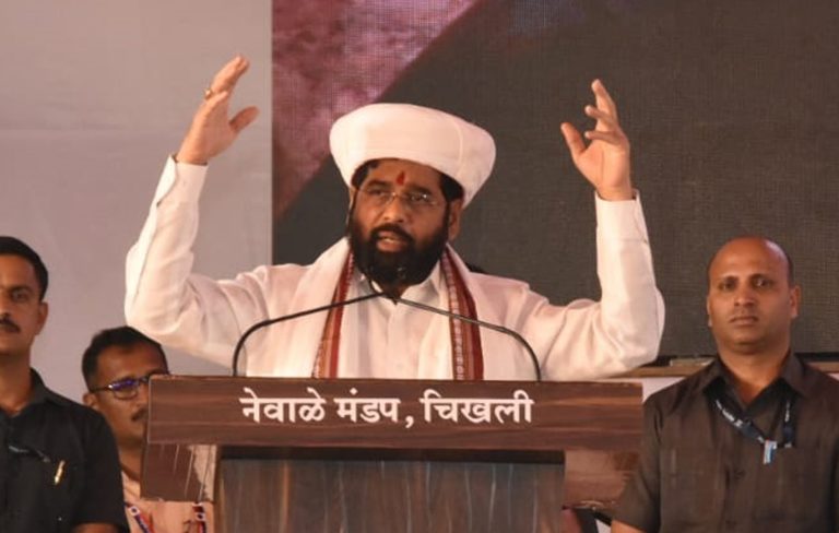 भंडारा डोंगर येथे सर्वांच्या प्रयत्नाने संत तुकाराम महाराजांचे भव्य मंदिर उभे राहील-मुख्यमंत्री