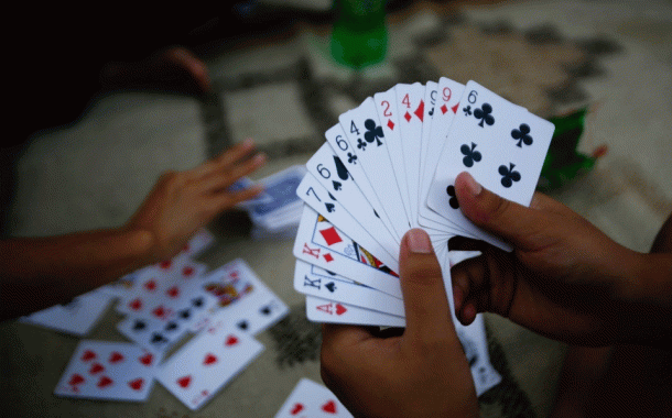 पुण्यातील मध्यवस्तीतील जुगार अड्डयावर छापा:12 जणांवर कारवाई अन सव्वा लाखाचा मुद्देमाल जप्त