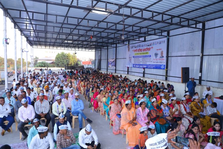 “पाणी टंचाई, दूषित पाणी  टँकर” ही समस्या नाही तर नेता ही समस्या कायमची सोडवायला आप ला संधी द्या