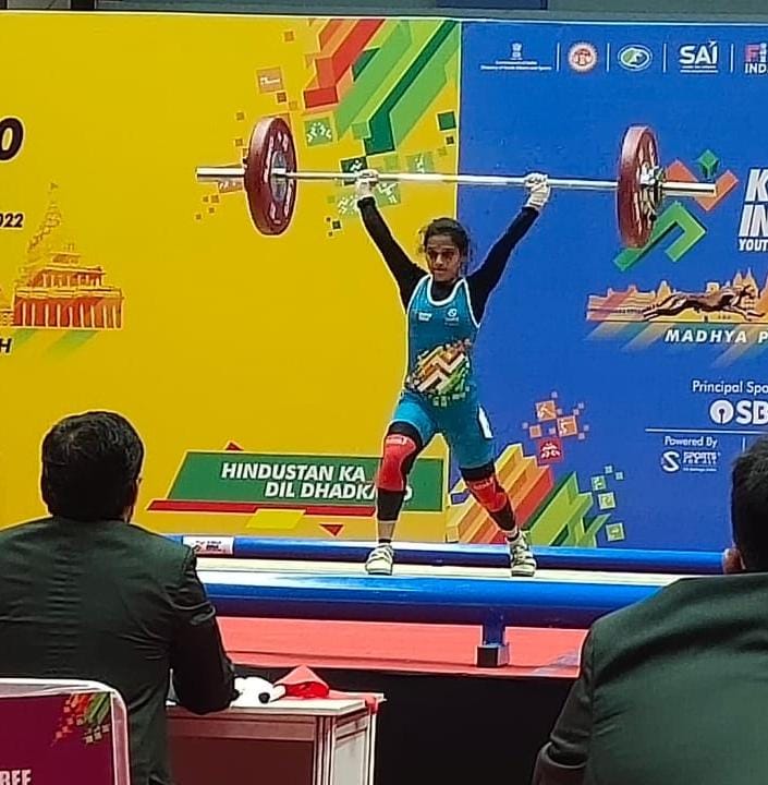 वेटलिफ्टिंगमध्ये वीणाताई आहेरचा राष्ट्रीय विक्रम