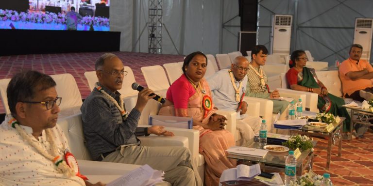 लोकशाहीच्या सक्षमीकरणासाठी वंचित समाजाचा सहभाग महत्त्वाचा –साहित्य संमेलन परिसंवादातील वक्त्यांचा सूर