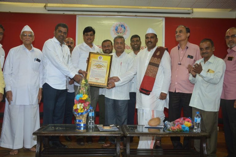 माणूस घडविणारे संस्कार आणि शिक्षण गरजेचेज्येष्ठ शिक्षण तज्ञ डॉ.अ.ल.देशमुख : जनसज्जन सोशल फाउंडेशन तर्फे आदर्श समाज प्रबोधन पुरस्कार प्रदान